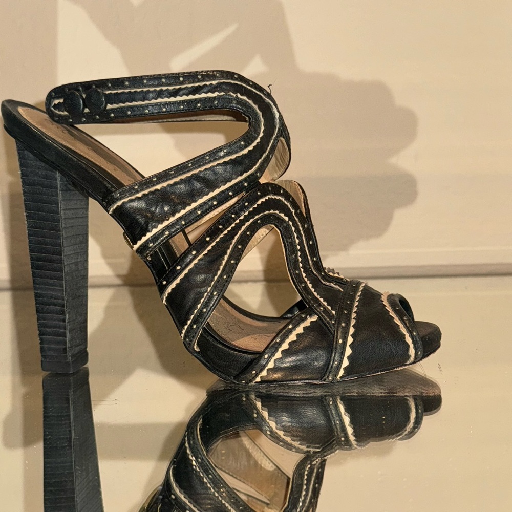 LAMB, by Gwen Stefani heels, black size 8 1/2